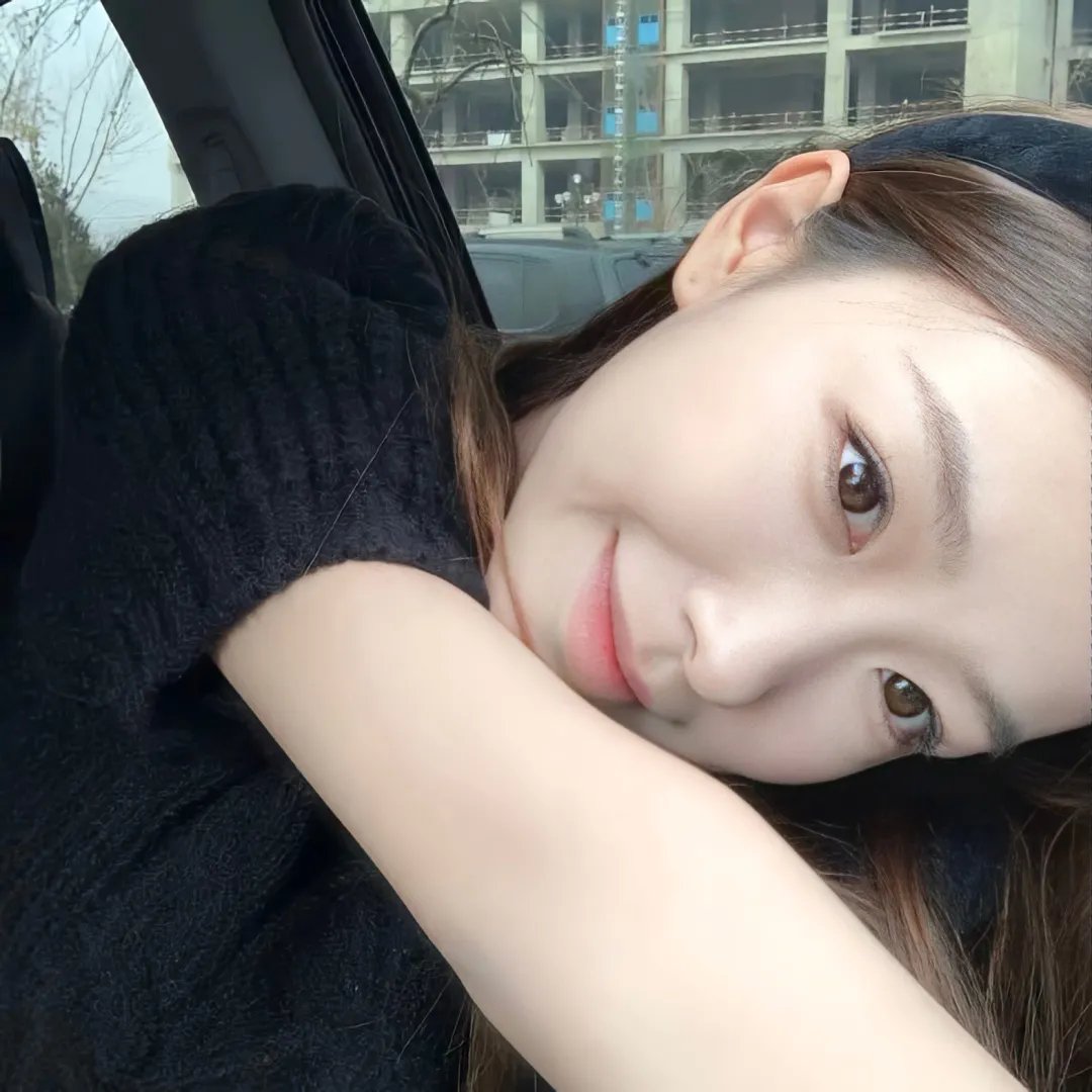 劳拉·马尔斯的眼睛